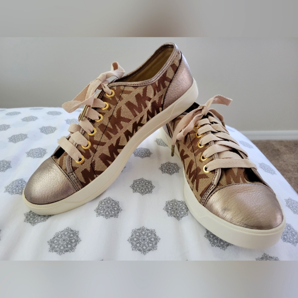 Michael Kors sneakers (gold) size 8 1/2